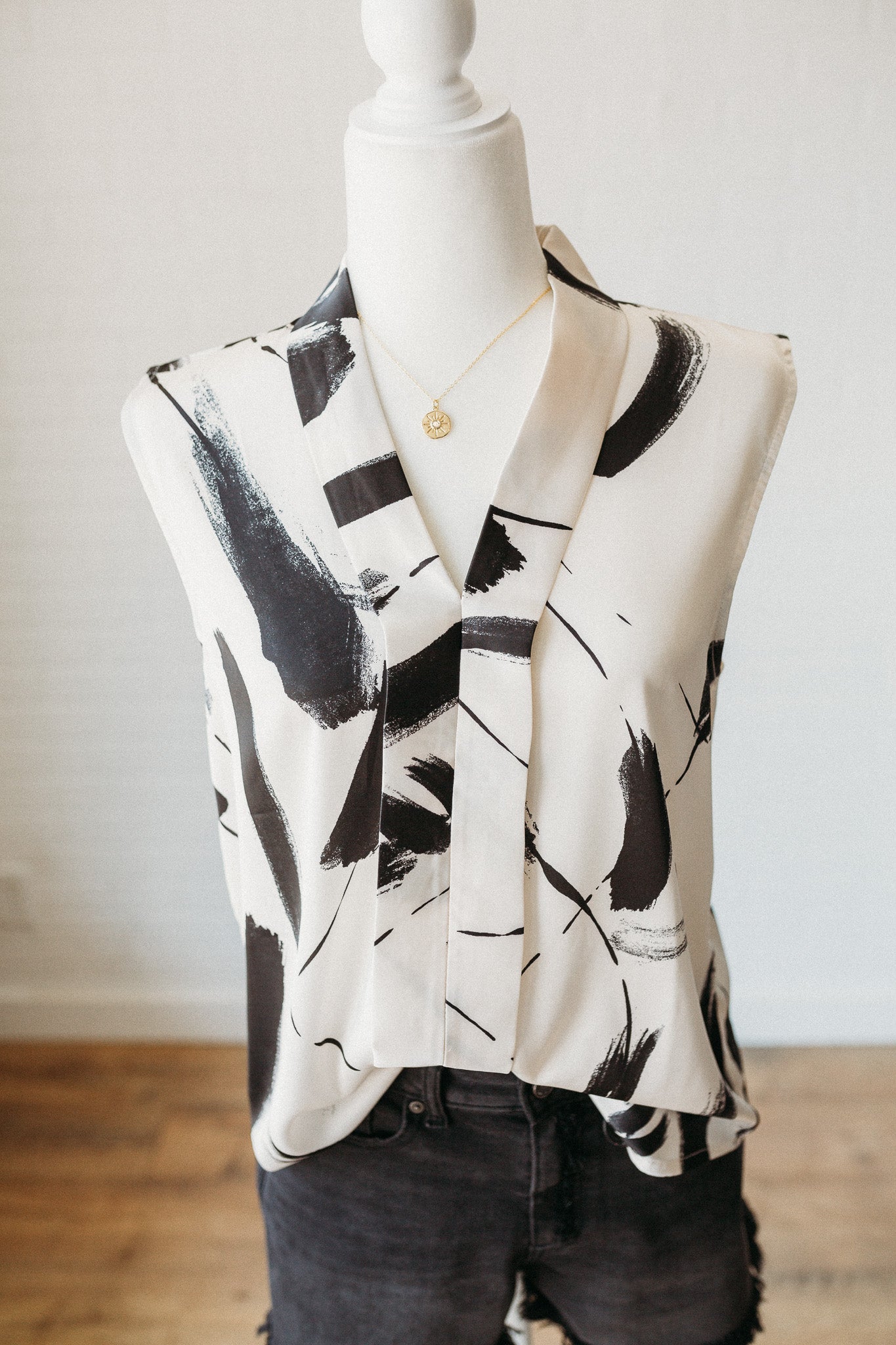 Brush Stroke Sleeveless Blouse